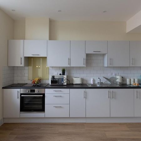 Apartment 7, Isabella House, Aparthotel, By Rentmyhouse Херефорд Экстерьер фото